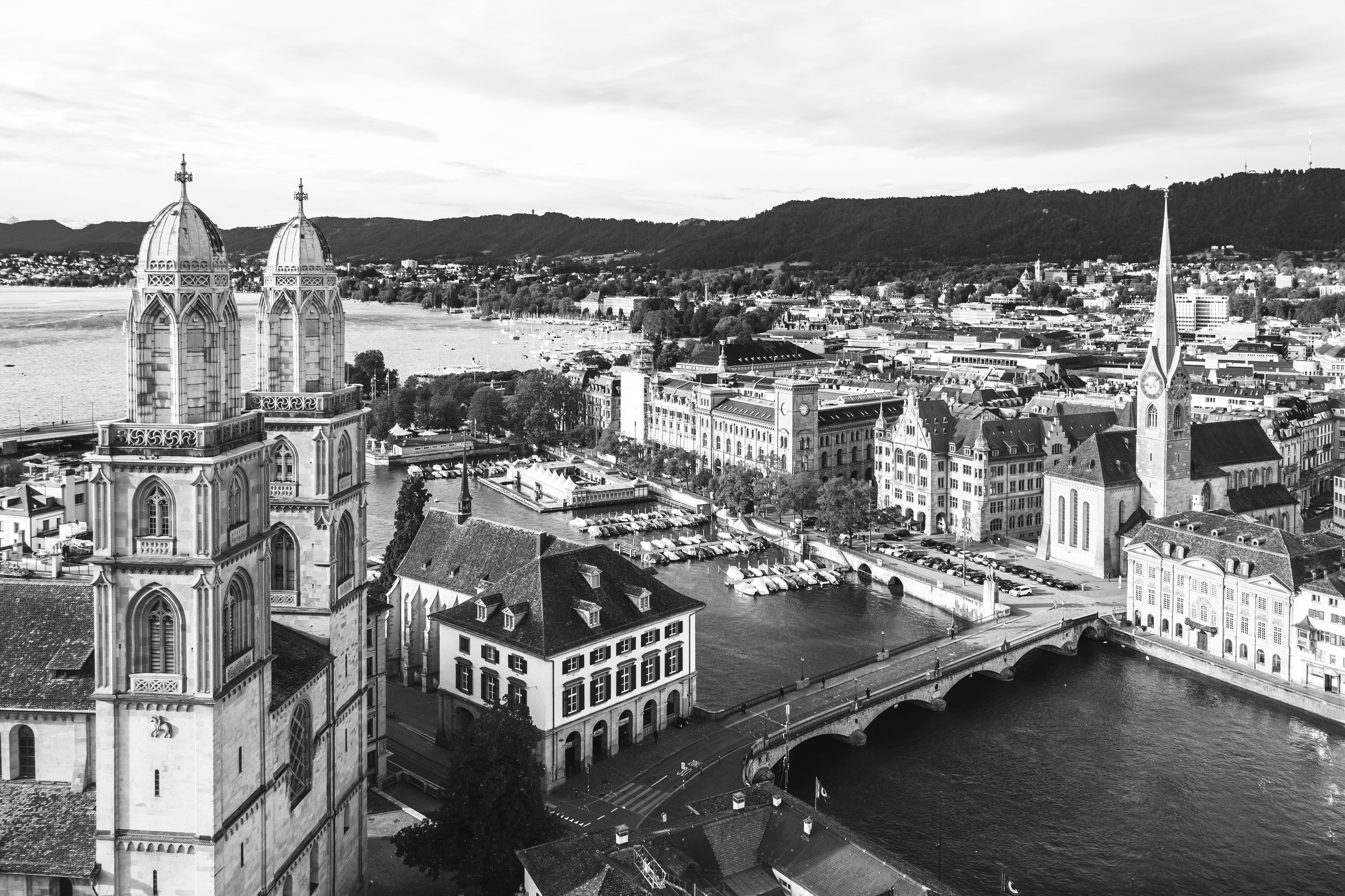Schwarzweissbild Zürich von schräg oben